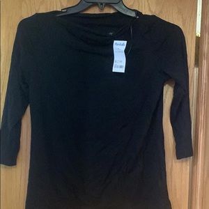 3/4 sleeve shirt.